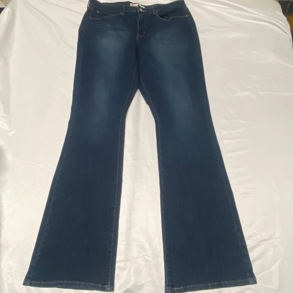 Levi Signature Jeans Mid Rise Boot Cut 12 L 31x34 Dark Wash Zip Fly 5 Pocket GUC
